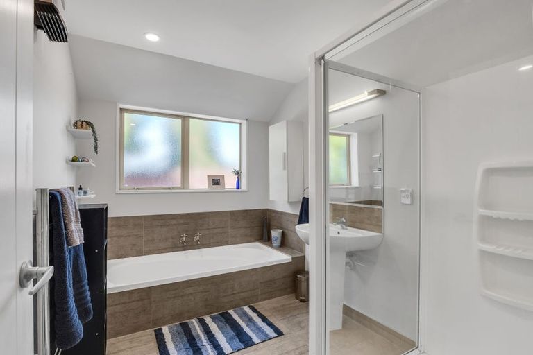 Photo of property in 16 Hemingway Place, Spencerville, Christchurch, 8083