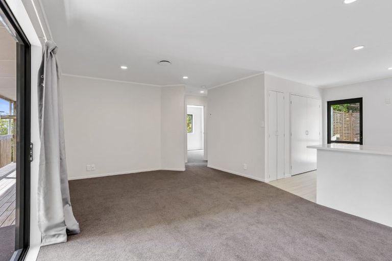 Photo of property in 17 Keegan Drive, Massey, Auckland, 0614