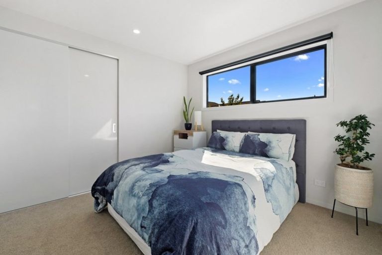 Photo of property in 35 Minaret Ridge, Wanaka, 9305