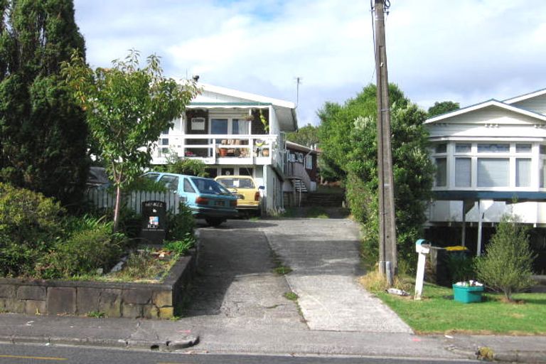 Photo of property in 2/112 View Road, Sunnyvale, Auckland, 0612