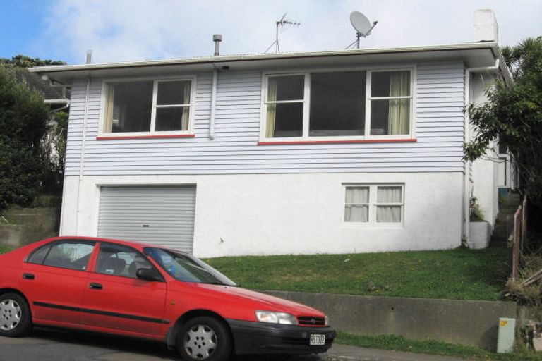 Photo of property in 83 Kenmore Street, Newlands, Wellington, 6037