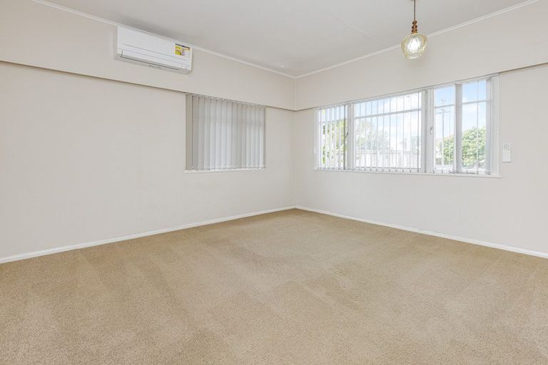 Photo of property in 8 Hamilton Road, Papatoetoe, Auckland, 2025