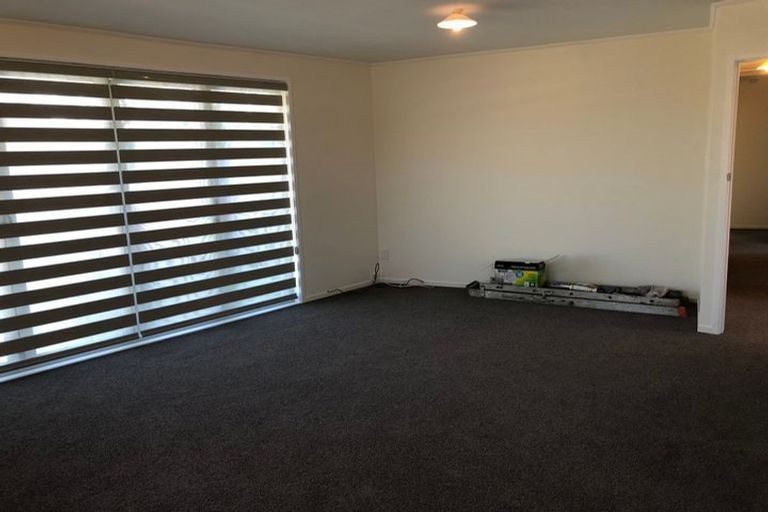 Photo of property in 38 Oreil Avenue, West Harbour, Auckland, 0618