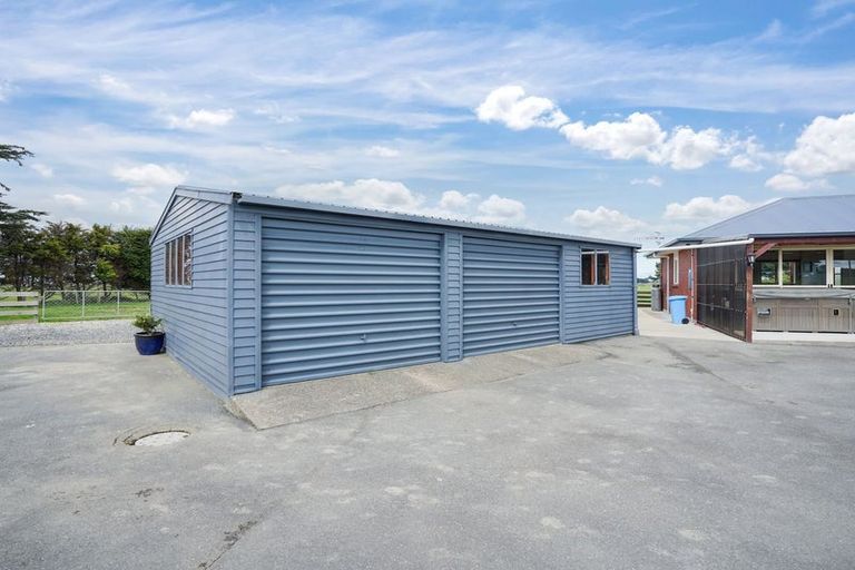 Photo of property in 381 Bay Road, West Plains, Invercargill, 9879