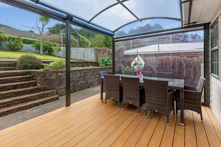 Photo of property in 68 Kiwi Crescent, Tawa, Wellington, 5028