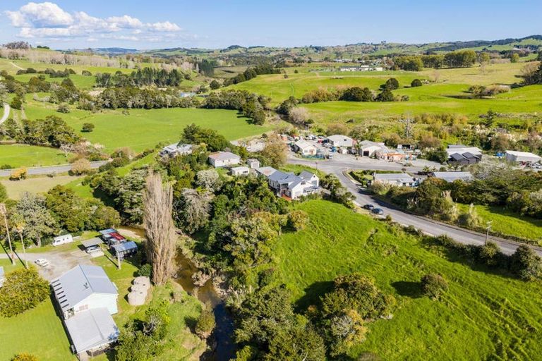 Photo of property in 7 Doctors Hill Road, Maungaturoto, 0520