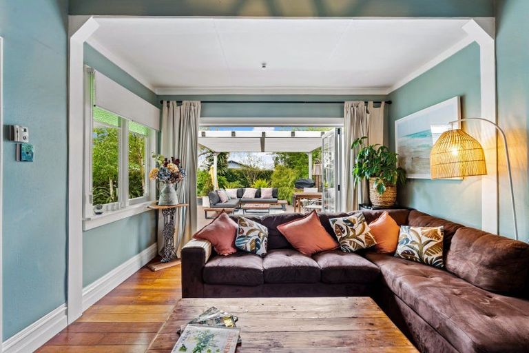 Photo of property in 409 Alexandra Street, Hastings, 4122