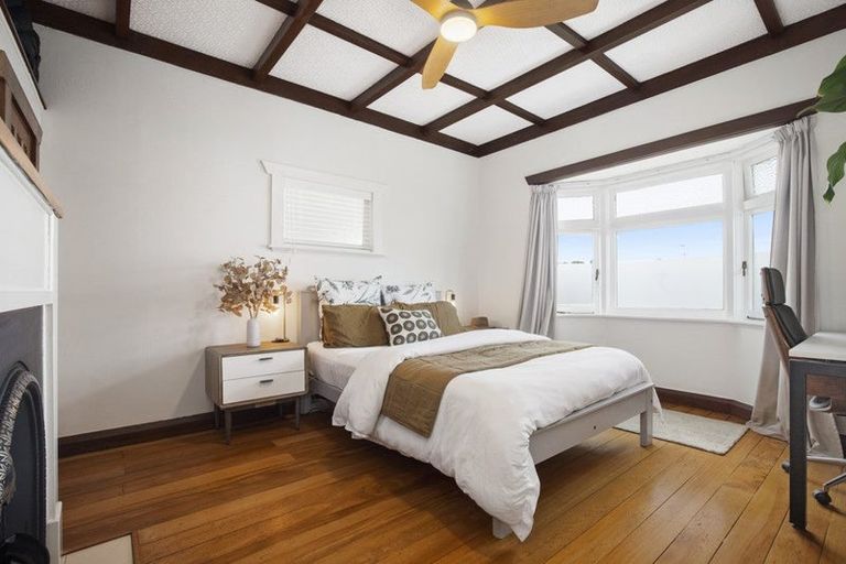 Photo of property in 18 Sandspit Road, Waiuku, 2123