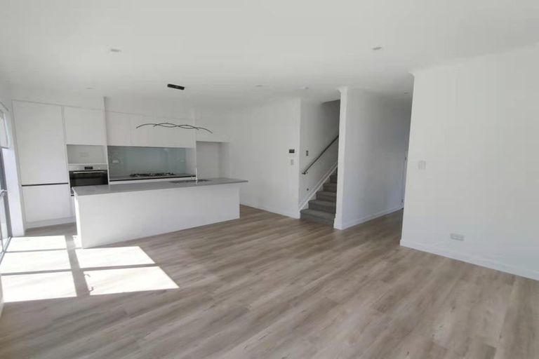 Photo of property in 51c Sunderlands Road, Half Moon Bay, Auckland, 2012