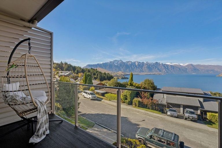 Photo of property in 54c Wynyard Crescent, Fernhill, Queenstown, 9300