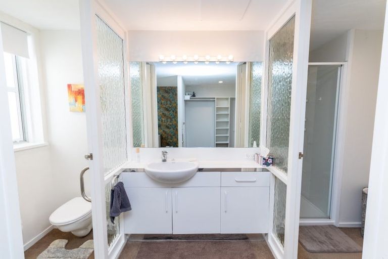 Photo of property in Wharenui Apartments, 274 Oriental Parade, Oriental Bay, Wellington, 6011