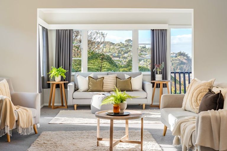 Photo of property in 11 Terawhiti Terrace, Karori, Wellington, 6012