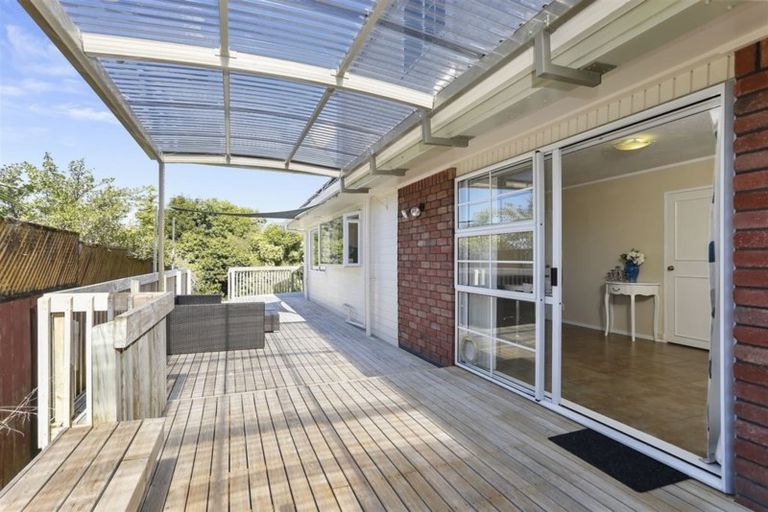 Photo of property in 2/16 Fernbird Place, Massey, Auckland, 0614