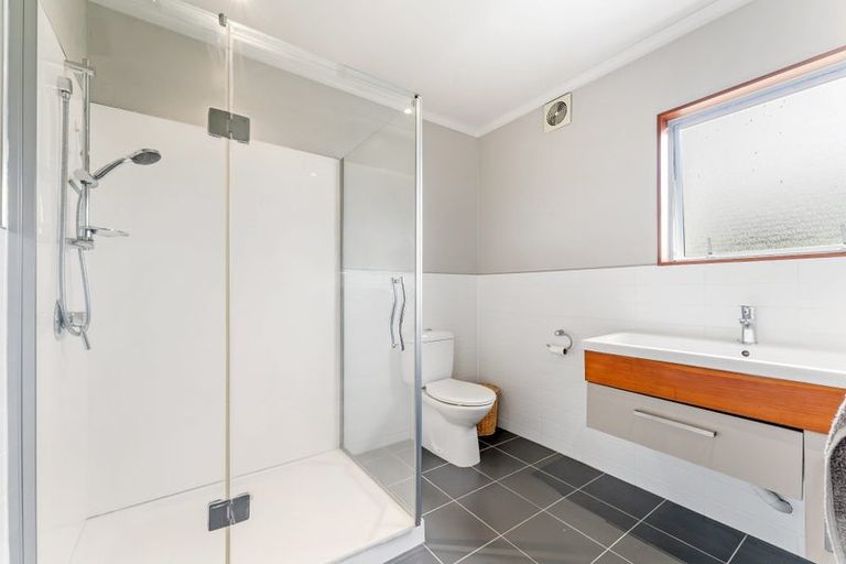 Photo of property in 33 Totara Road, Stanmore Bay, Whangaparaoa, 0932