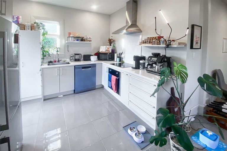 Photo of property in 19 Cornwall Street, St Albans, Christchurch, 8014