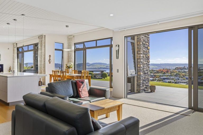 Photo of property in 7 Azalea Lane, Waipahihi, Taupo, 3330