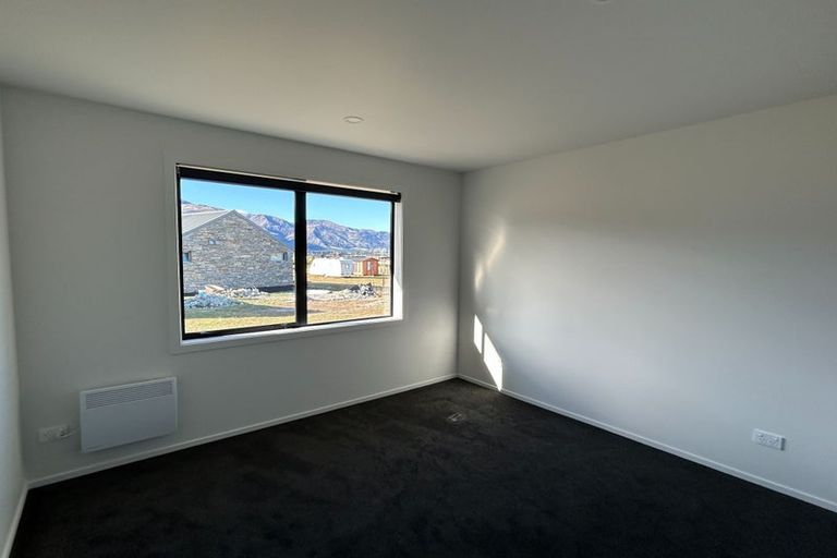 Photo of property in 37 Tomtit Crescent, Lake Hawea, 9382
