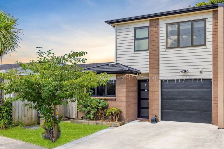 Photo of property in 8a Mahon Place, Papatoetoe, Auckland, 2025