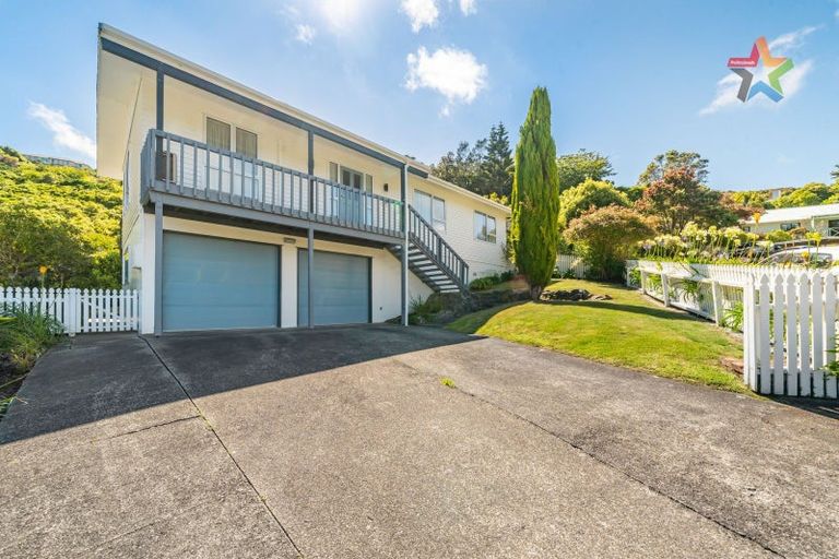 Photo of property in 5 Ruth Grove, Karori, Wellington, 6012
