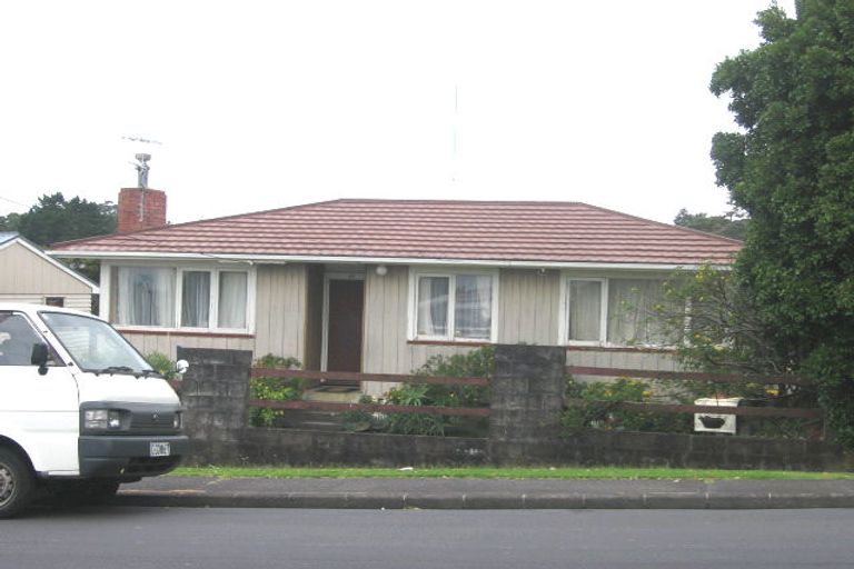 Photo of property in 41 Kaipatiki Road, Glenfield, Auckland, 0629