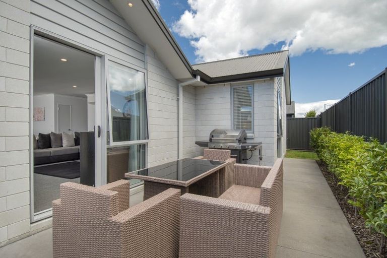 Photo of property in 2 Shannon Lane, Pyes Pa, Tauranga, 3112