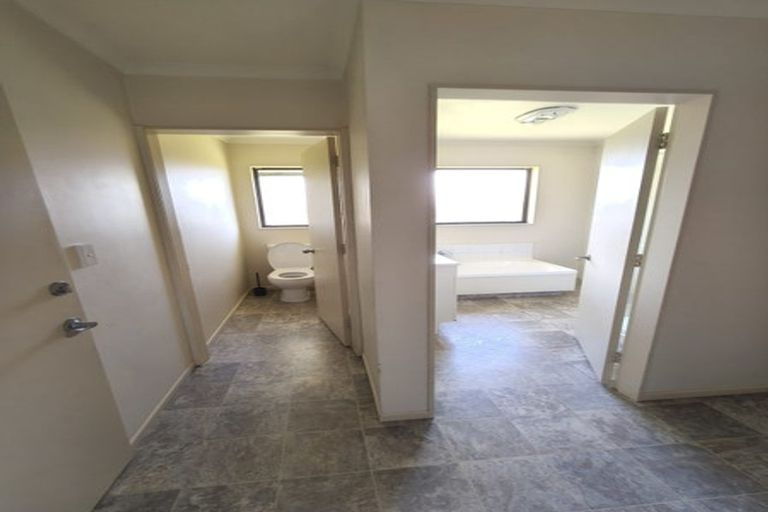 Photo of property in 6 Belle Maison Court, Levin, 5510