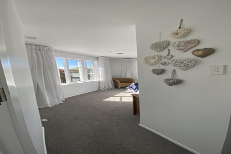 Photo of property in 12 Campbell Street, Sumner, Christchurch, 8081