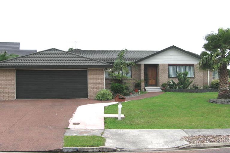 Photo of property in 1 San Fernando Way, Henderson, Auckland, 0612
