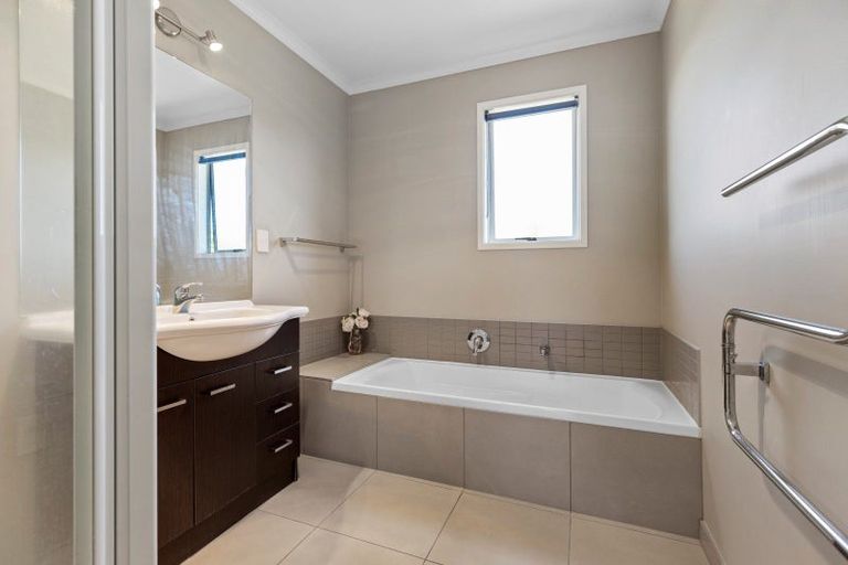 Photo of property in 135 Landing Drive, Pyes Pa, Tauranga, 3112