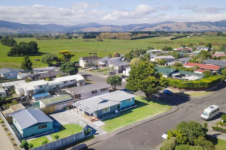Photo of property in 2 Robert Mckeen Street, Otaki Beach, Otaki, 5512