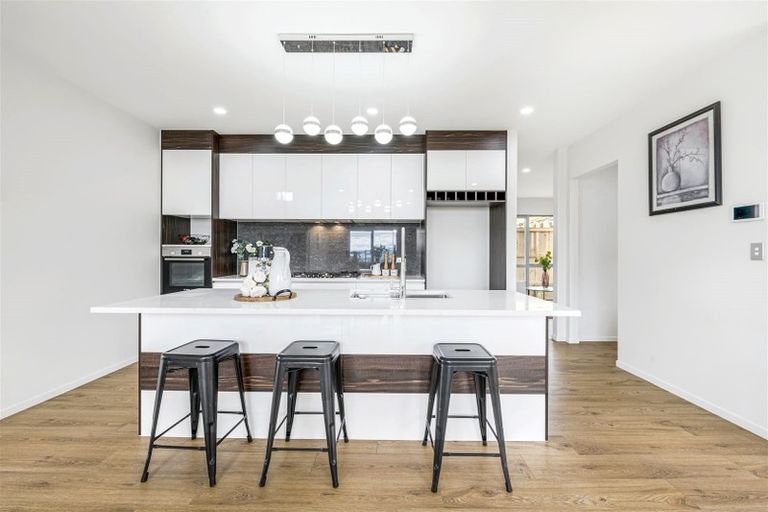Photo of property in 1 Elevation Street, Flat Bush, Auckland, 2019