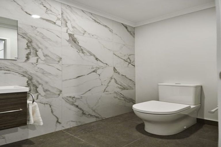 Photo of property in 42 Karepiro Drive, Stanmore Bay, Whangaparaoa, 0932