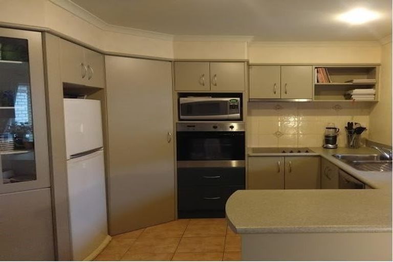 Photo of property in 19 Sovereign Isle Lane, Rototuna, Hamilton, 3210