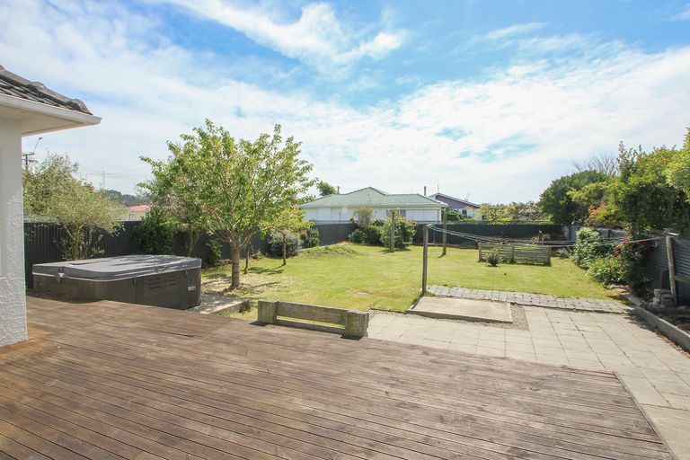 Photo of property in 10 Teviot Street, Oamaru North, Oamaru, 9400