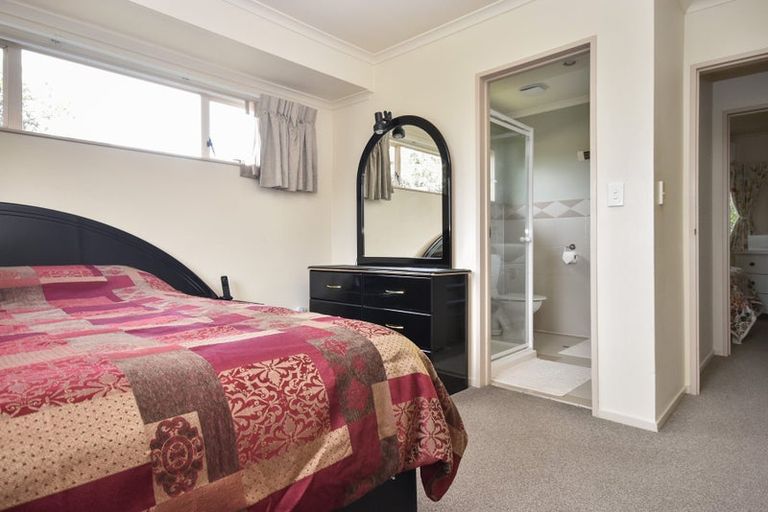 Photo of property in 20 Longview Rise, Massey, Auckland, 0614