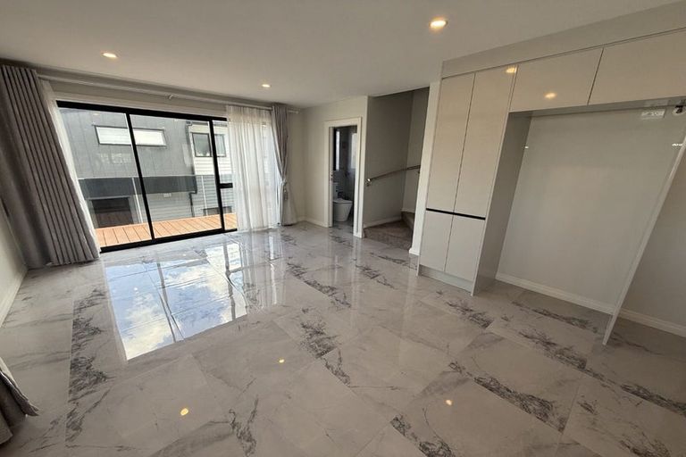 Photo of property in 2c Convair Crescent, Mangere, Auckland, 2022