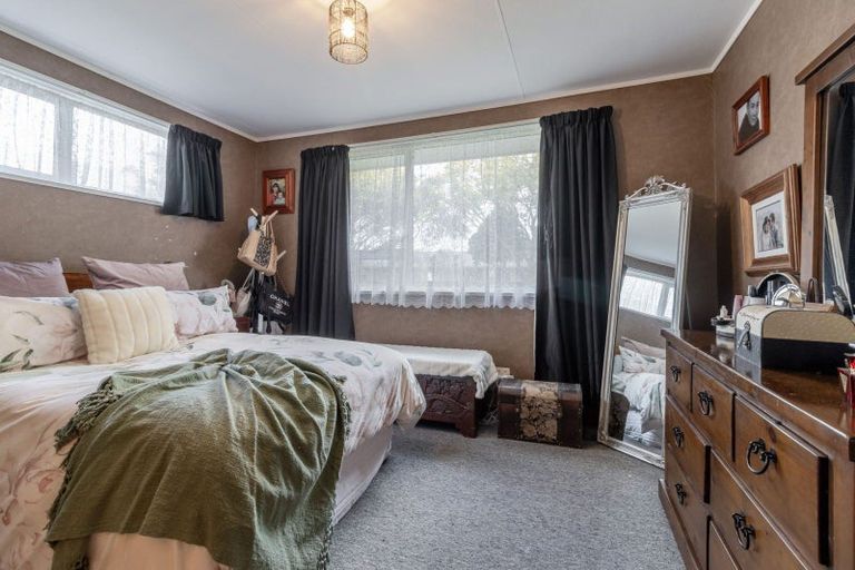 Photo of property in 11 Otaki Place, Westbrook, Palmerston North, 4412