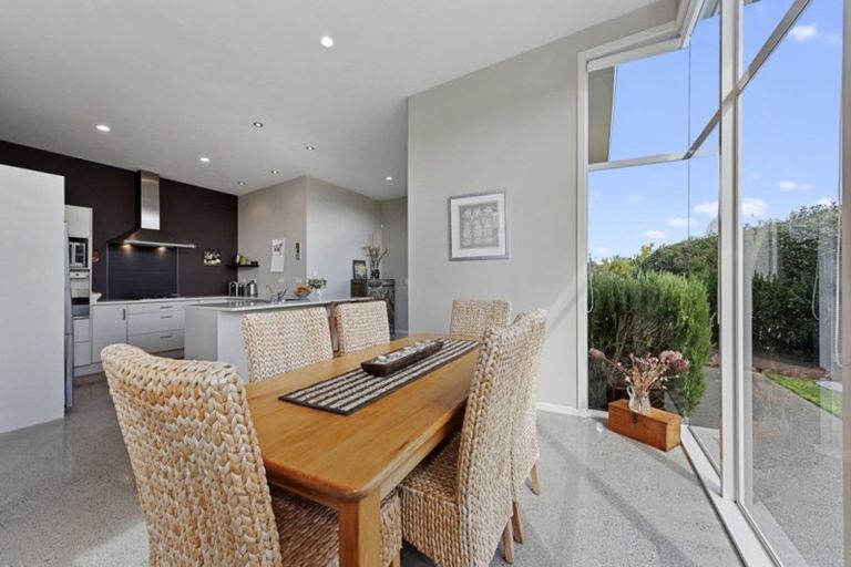 Photo of property in 5 Oldfield Court, Huntington, Hamilton, 3210