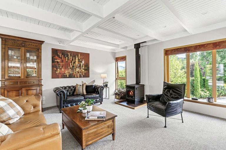 Photo of property in 18 Kowhai Drive, Wanaka, 9305