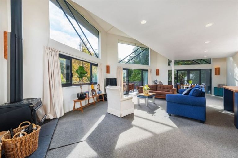 Photo of property in 69 Paturoa Road, Titirangi, Auckland, 0604
