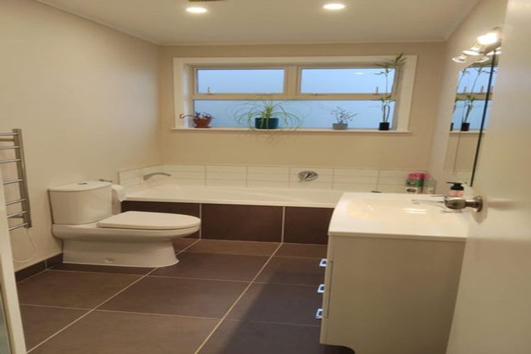 Photo of property in 5 Sunshine Crescent, Kelson, Lower Hutt, 5010