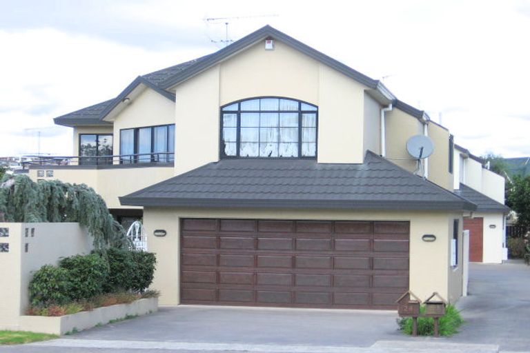 Photo of property in 1/28 Eastern Beach Road, Eastern Beach, Auckland, 2012