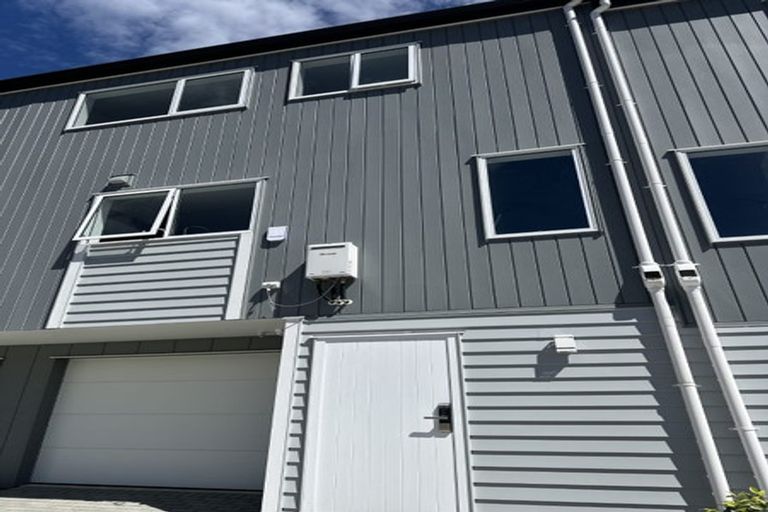 Photo of property in 15a Blenheim Street, Glenfield, Auckland, 0629