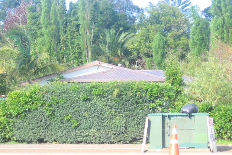 Photo of property in 194 Henderson Valley Road, Henderson, Auckland, 0612