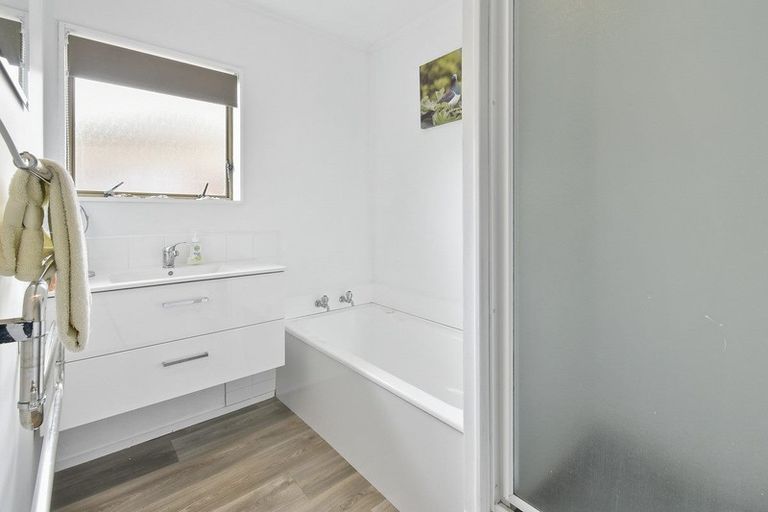 Photo of property in 2/5 King Edward Avenue, Papakura, 2110