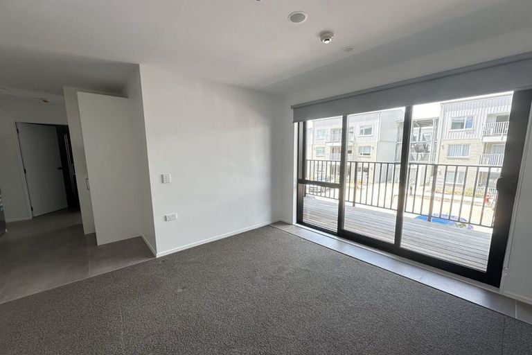 Photo of property in 106/28c Eileen Newey Place, Henderson, Auckland, 0612