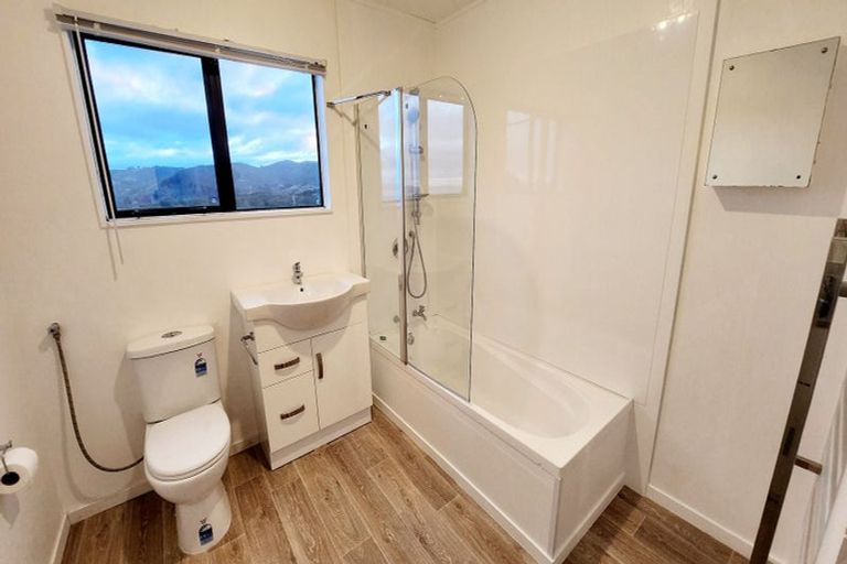 Photo of property in 6a Mossburn Grove, Kelson, Lower Hutt, 5010