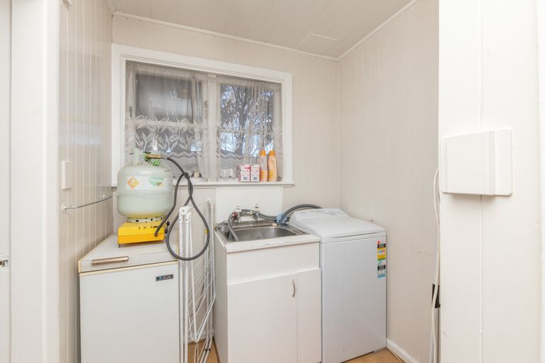 Photo of property in 13 Rowcliffe Crescent, Avonside, Christchurch, 8061