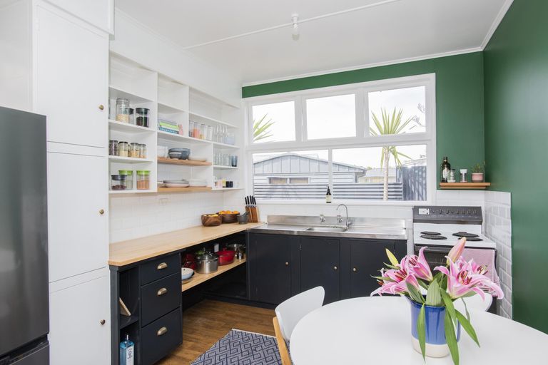 Photo of property in 14 Redmond Street, Elgin, Gisborne, 4010