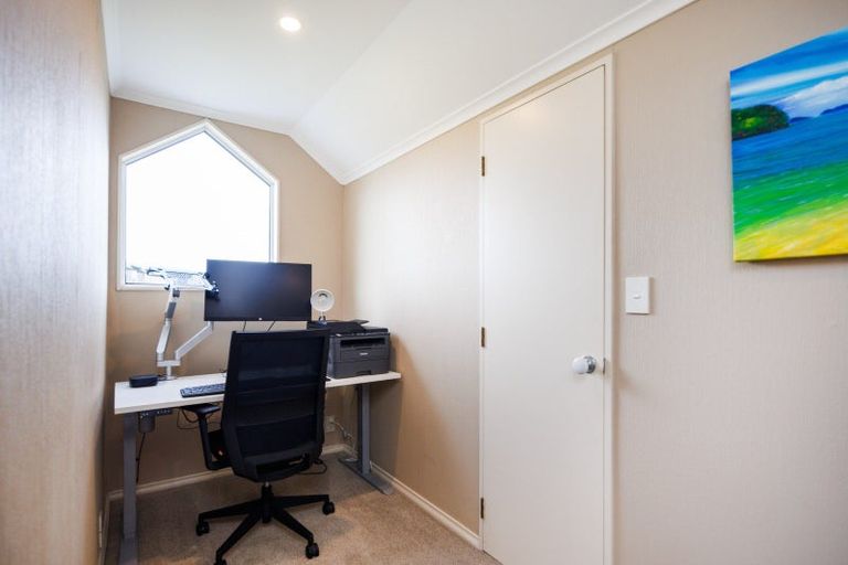 Photo of property in 30 Kilkenny Place, Fitzherbert, Palmerston North, 4410